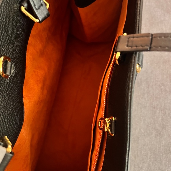 Louis Vuitton OnTheGo GM Tote Bag - Picture 7 of 9